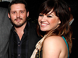 Blake Shelton To Officiate Kelly Clarkson&#039;s Wedding