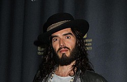 Russell Brand would have &#039;threesome&#039; with Kardashian sisters