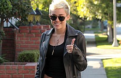 Miley Cyrus&#039; sister stole Bieber&#039;s clothes