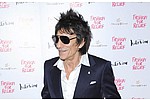 Ronnie Wood struggles to see audience - Ronnie Wood can barely see the audience when he is playing a concert. The 65-year-old Rolling &hellip;