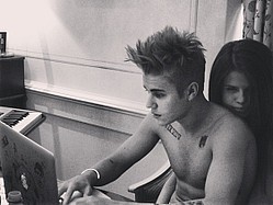 Justin Bieber Shocks Fans With Snuggly Selena Gomez Pic