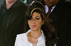 Amy Winehouse statue gets green light