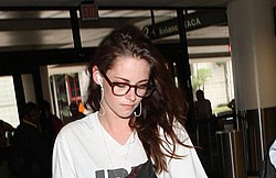Kristen Stewart buys snooker table for Rob